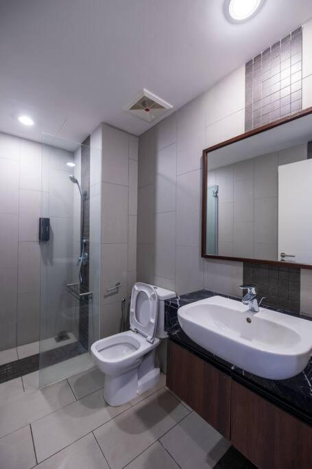 Deluxe Seaview Suite Twin Bed By The Only Bnb Tanjung Tokong Eksteriør bilde